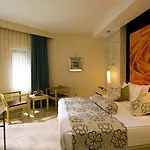 Blue Waters Club Hotel
