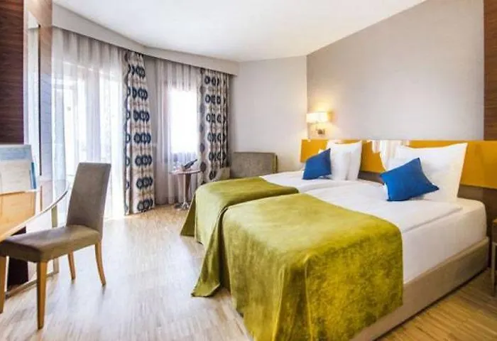 Blue Waters Club Side