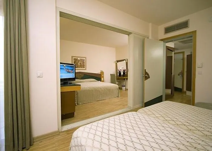 Hotel Blue Waters Club