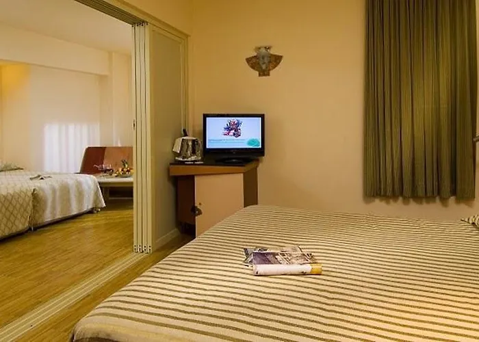 Blue Waters Club Hotel