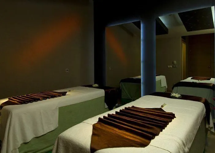 Blue Waters Club Hotel