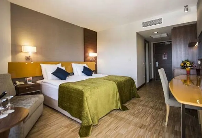 Blue Waters Club Hotel