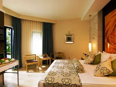 Blue Waters Club 5* Side